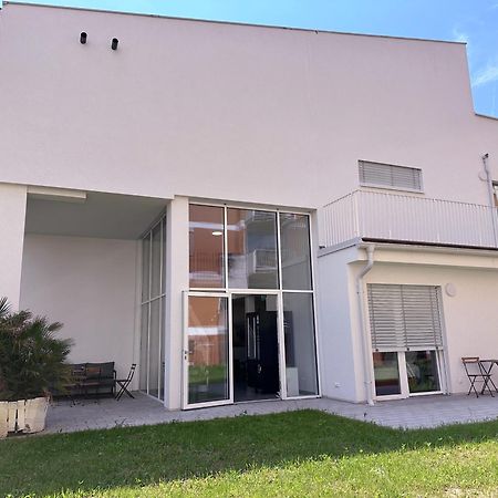 Grazora Living Apartments Bagian luar foto
