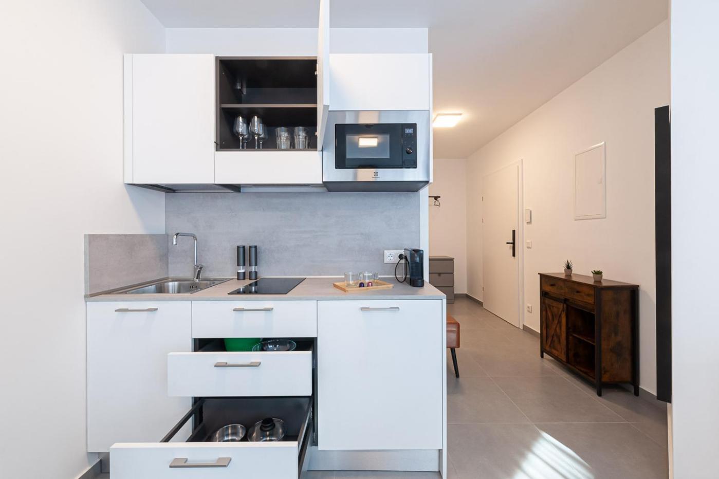 Grazora Living Apartments Bagian luar foto